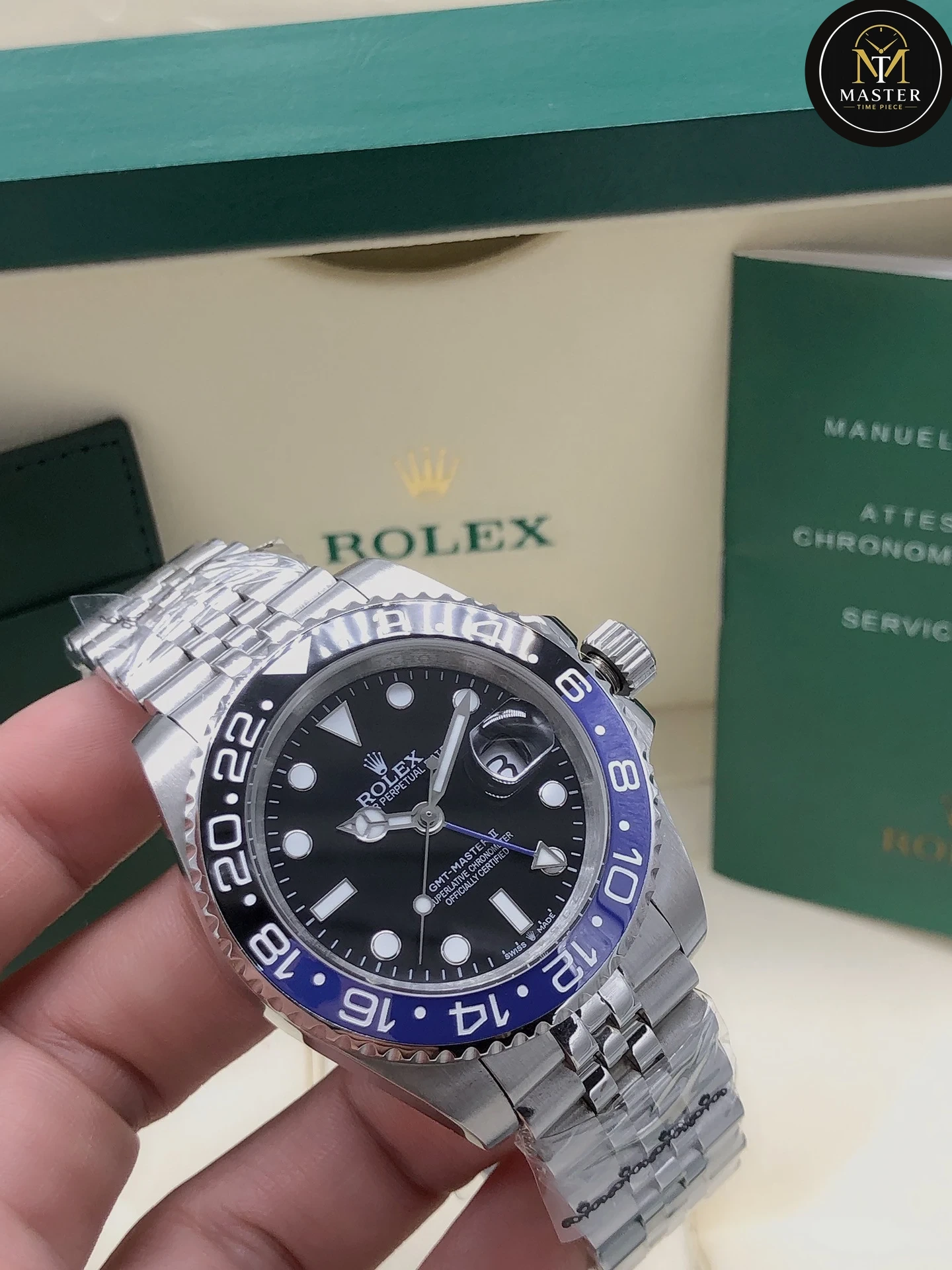 GMT Batgirl Men’s Automatic- 40mm vue 2