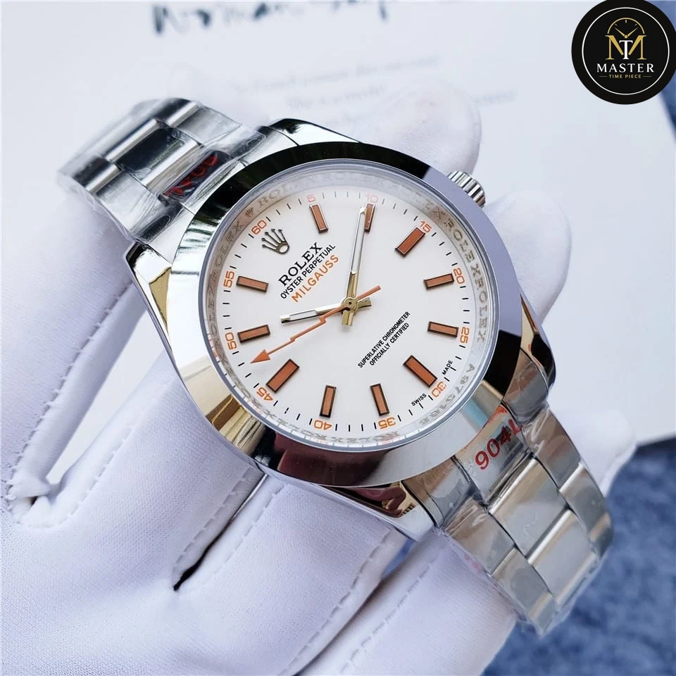 Milgauss White Dial Automatic -40mm vue 2