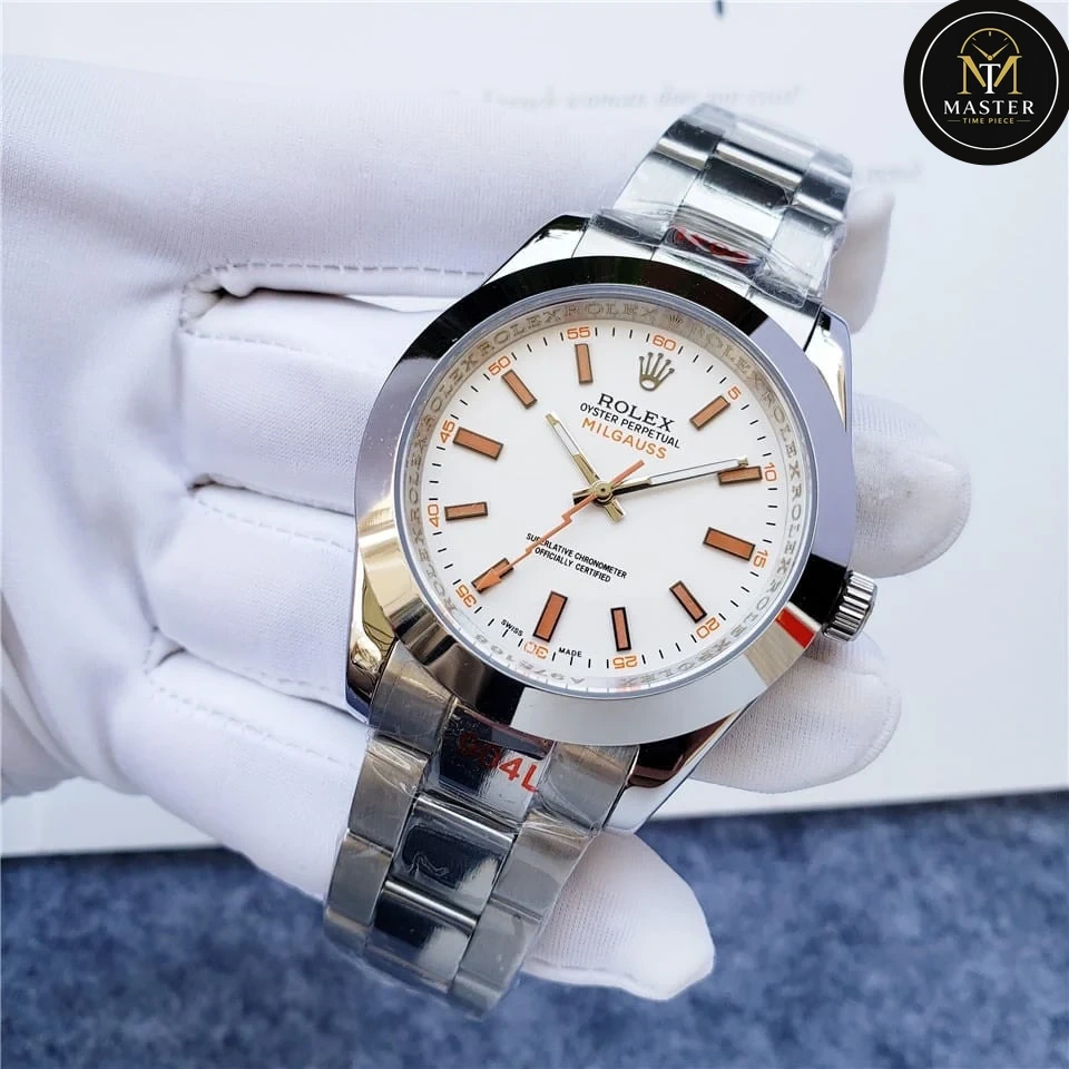 Milgauss White Dial Automatic -40mm vue 5