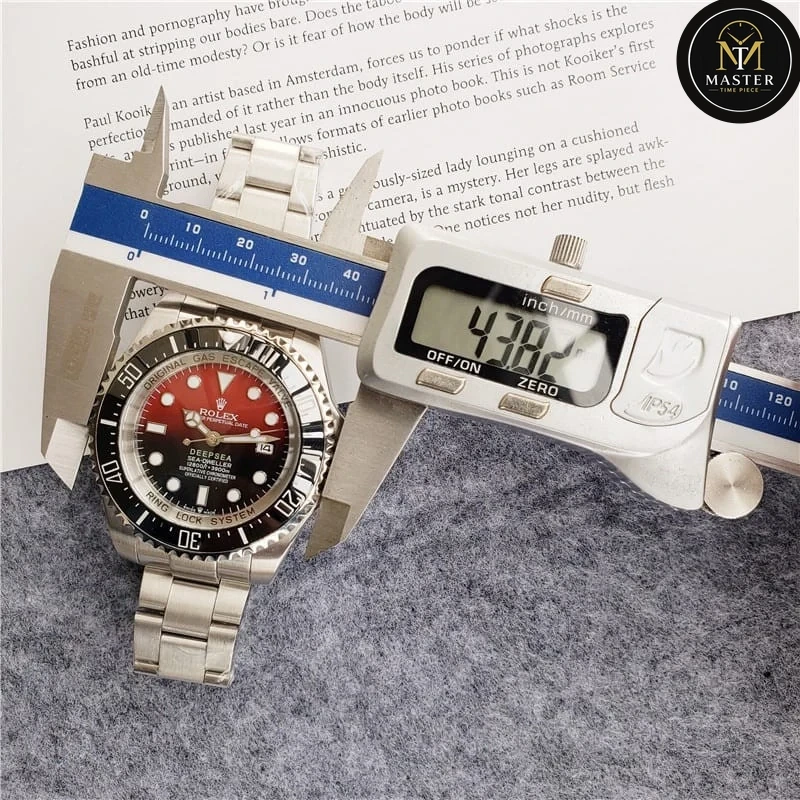 Sea-Dweller Deepsea Red & Black Automatic -44mm vue 4