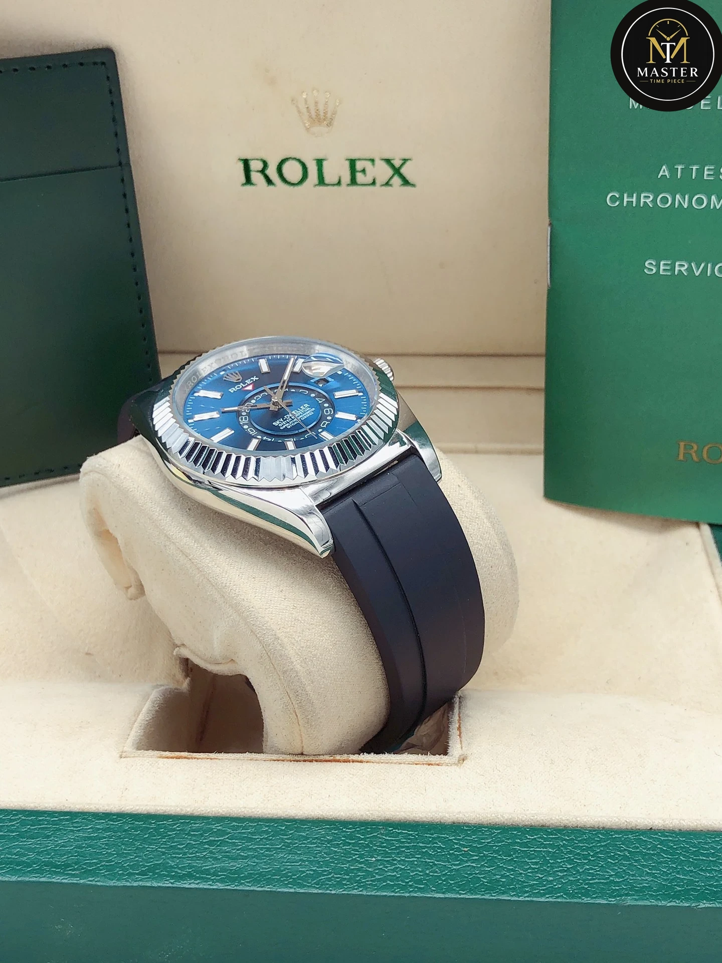 Sky-Deweller Rubber Strap Automatic -42mm vue 2