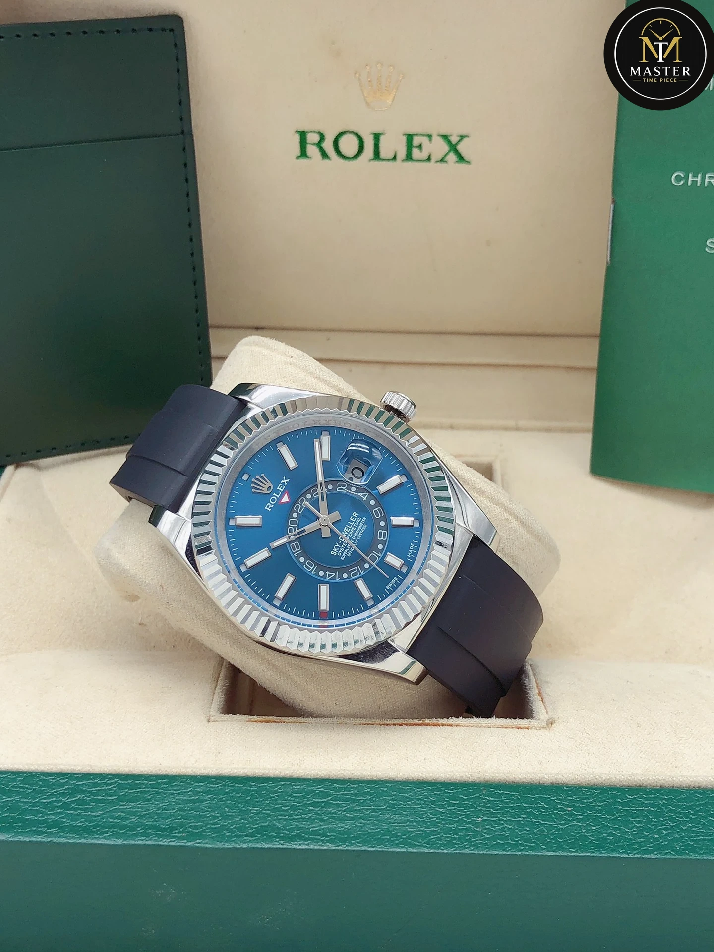 Sky-Deweller Rubber Strap Automatic -42mm vue 3