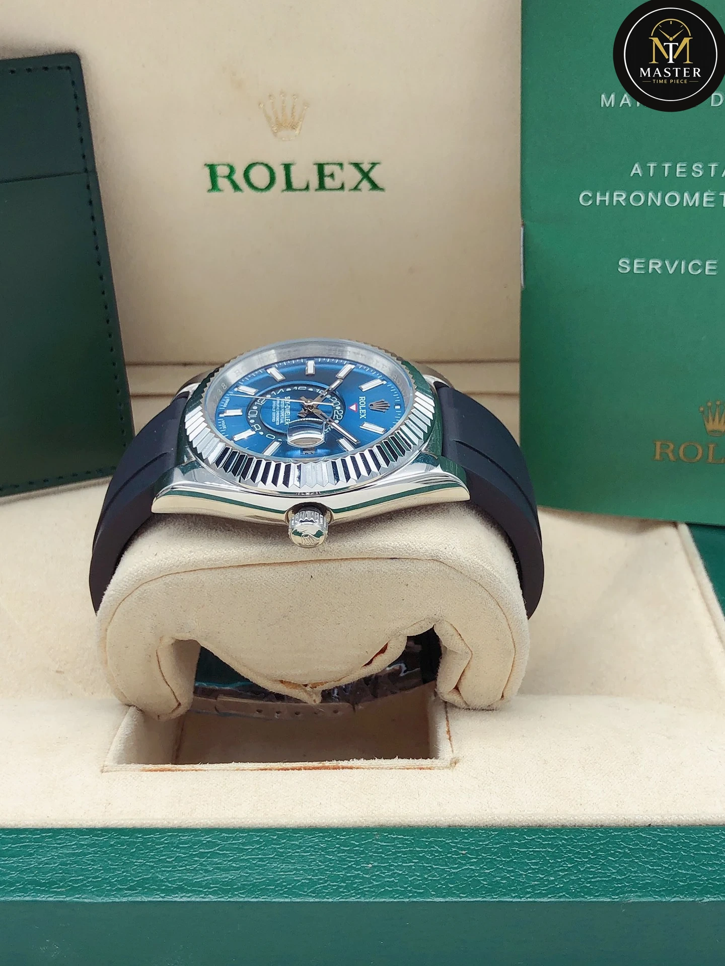 Sky-Deweller Rubber Strap Automatic -42mm vue 4