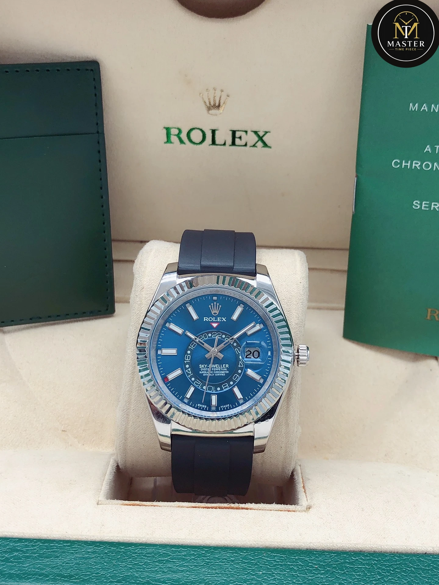 Sky-Deweller Rubber Strap Automatic -42mm vue 6