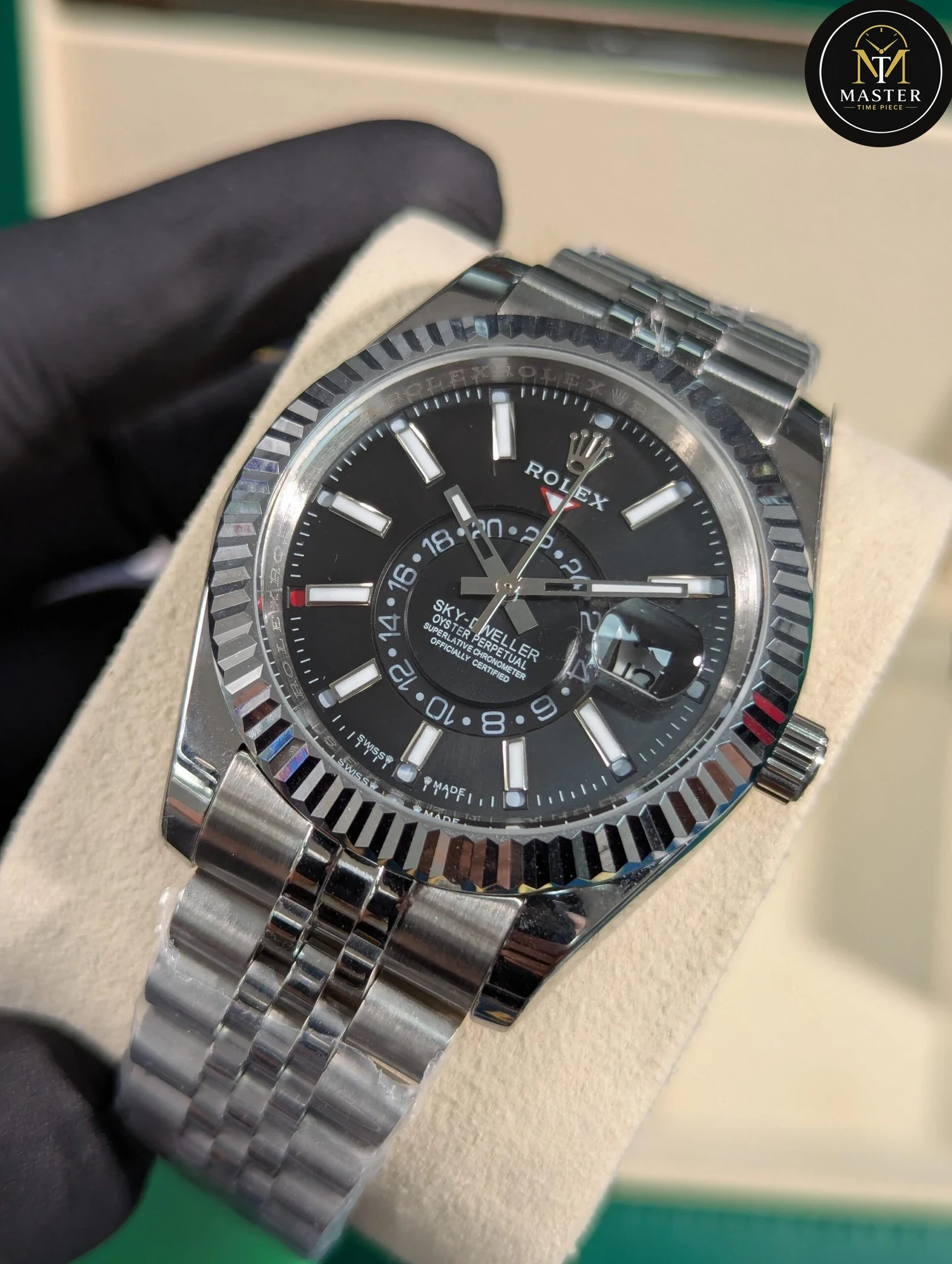 Sky Dweller Black Dial Mens- 42mm vue 2