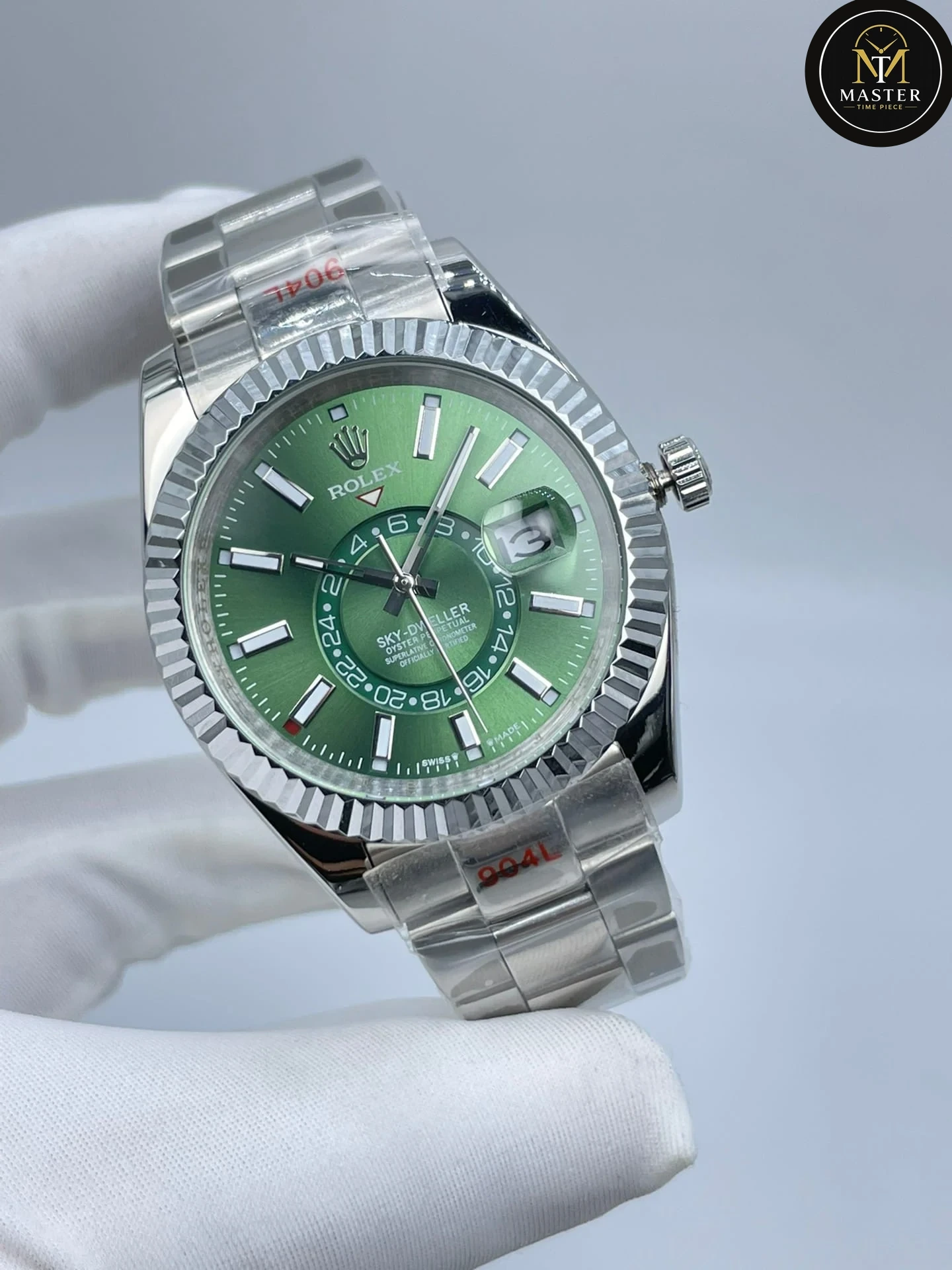 Sky dweller Green Dial Automatic –42mm vue 2