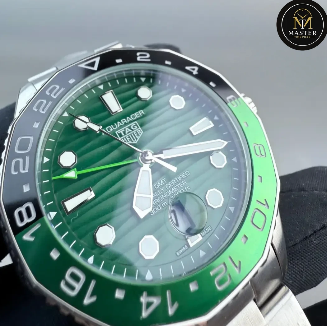 Aquaracer Green Dial Automatic- 42mm vue 2