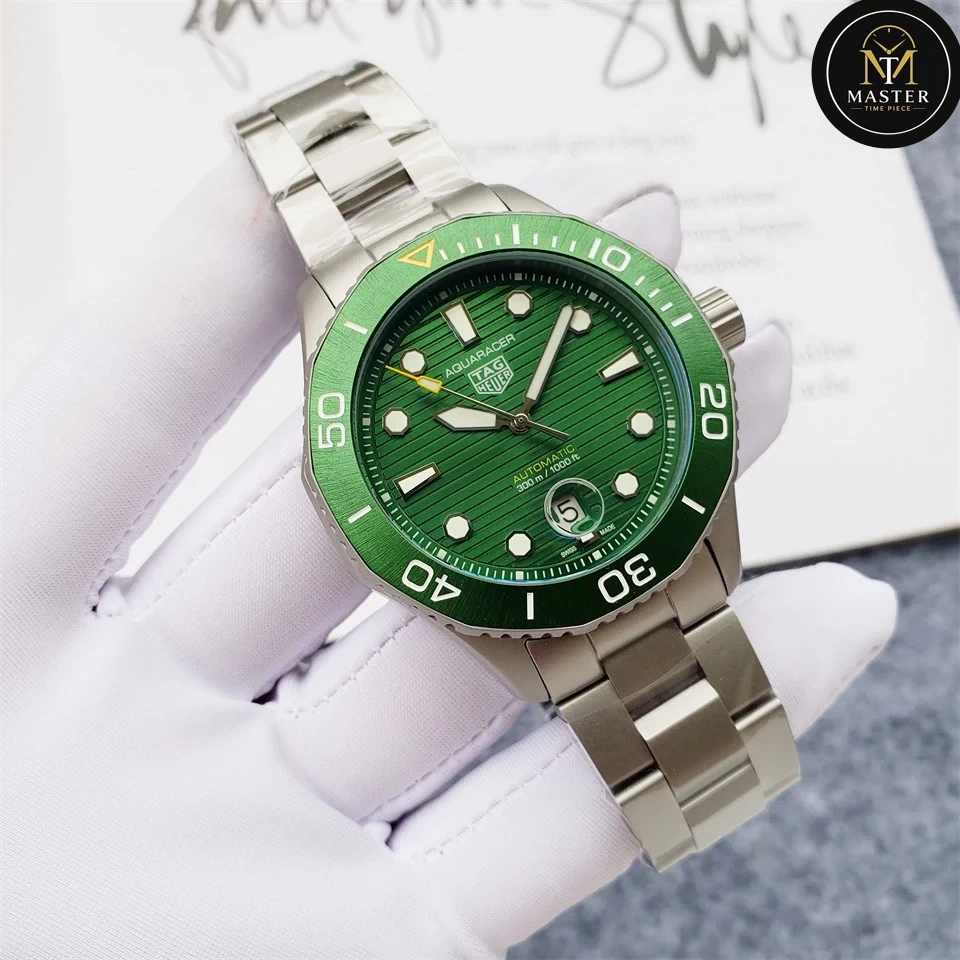 Aquaracer Green Dial Automatic- 43mm vue 2