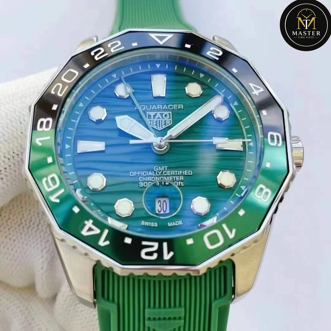 Aquaracer Professional 300 GMT – 42mm vue 2