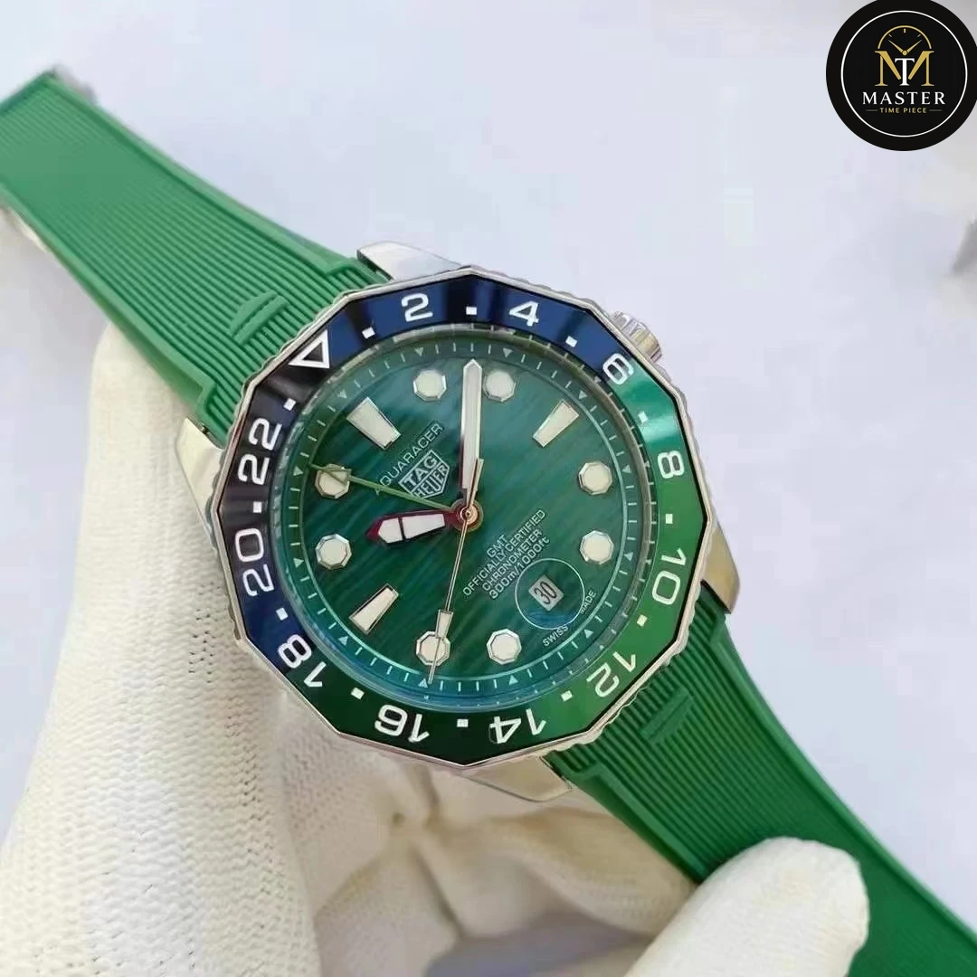 Aquaracer Professional 300 GMT – 42mm vue 4