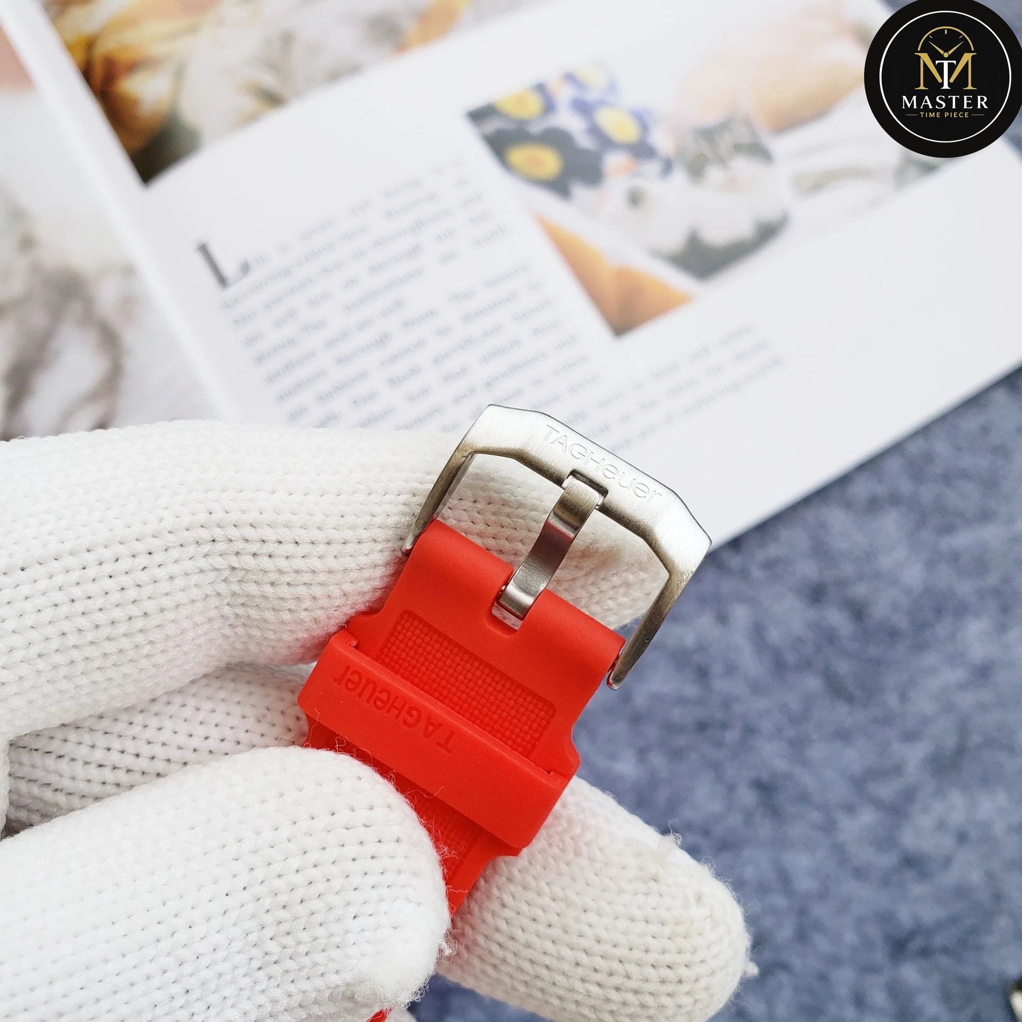 F1 Red Rubber Strap Chronograph- 43mm vue 5