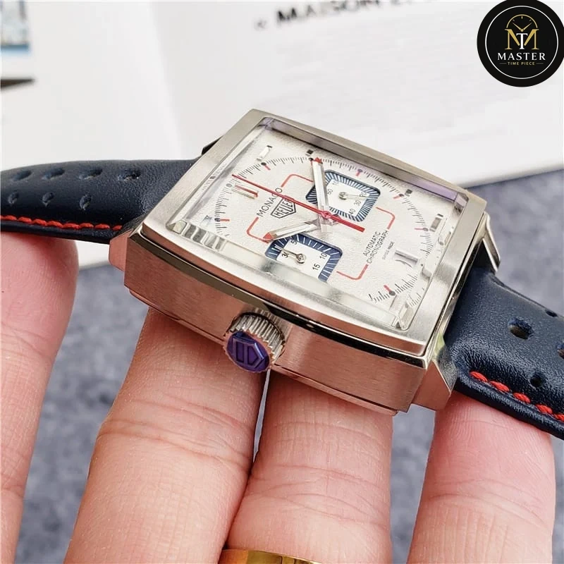 Monaco White Dial Chronograph- 39mm vue 5