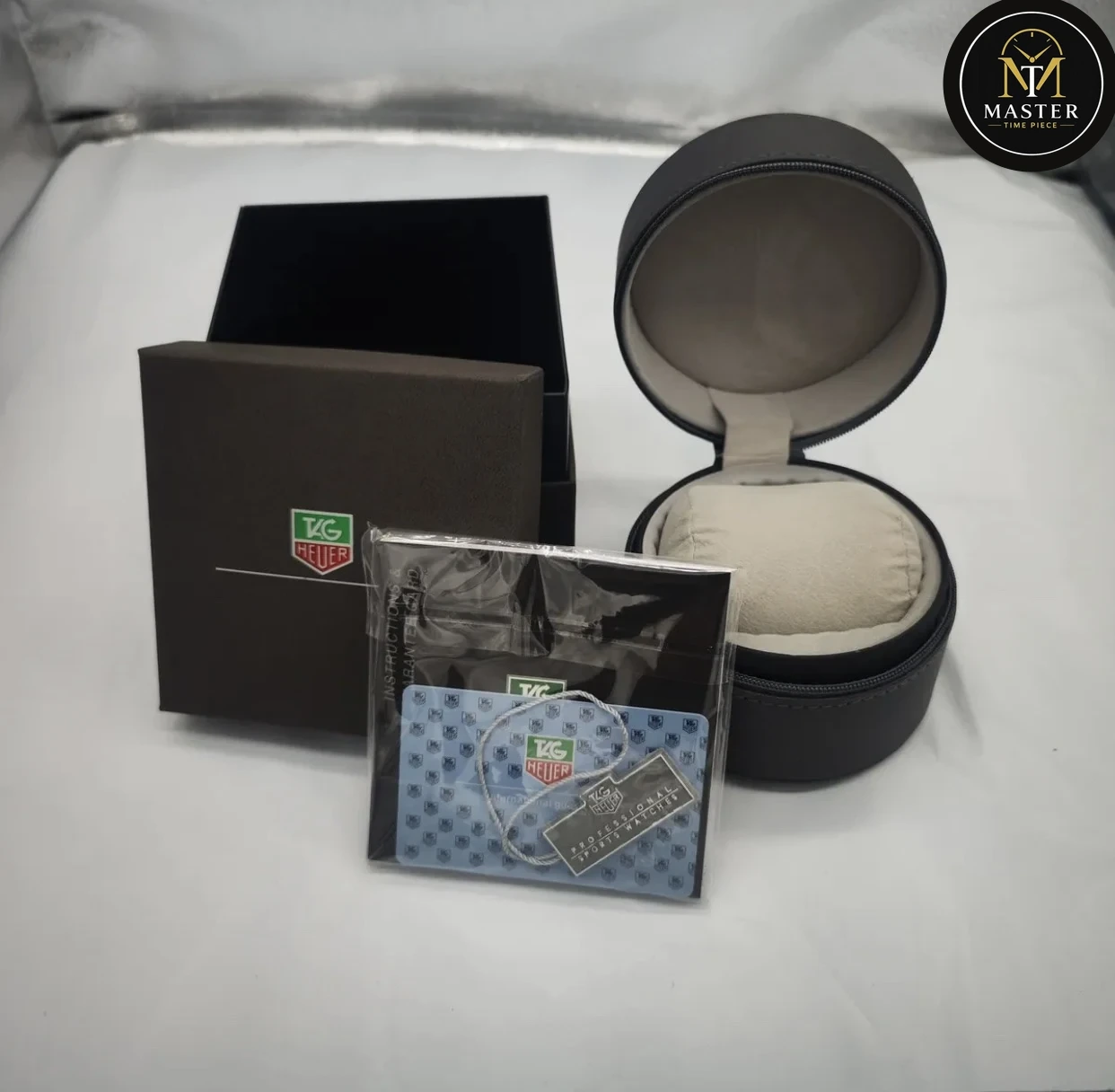 travel round Box and paper