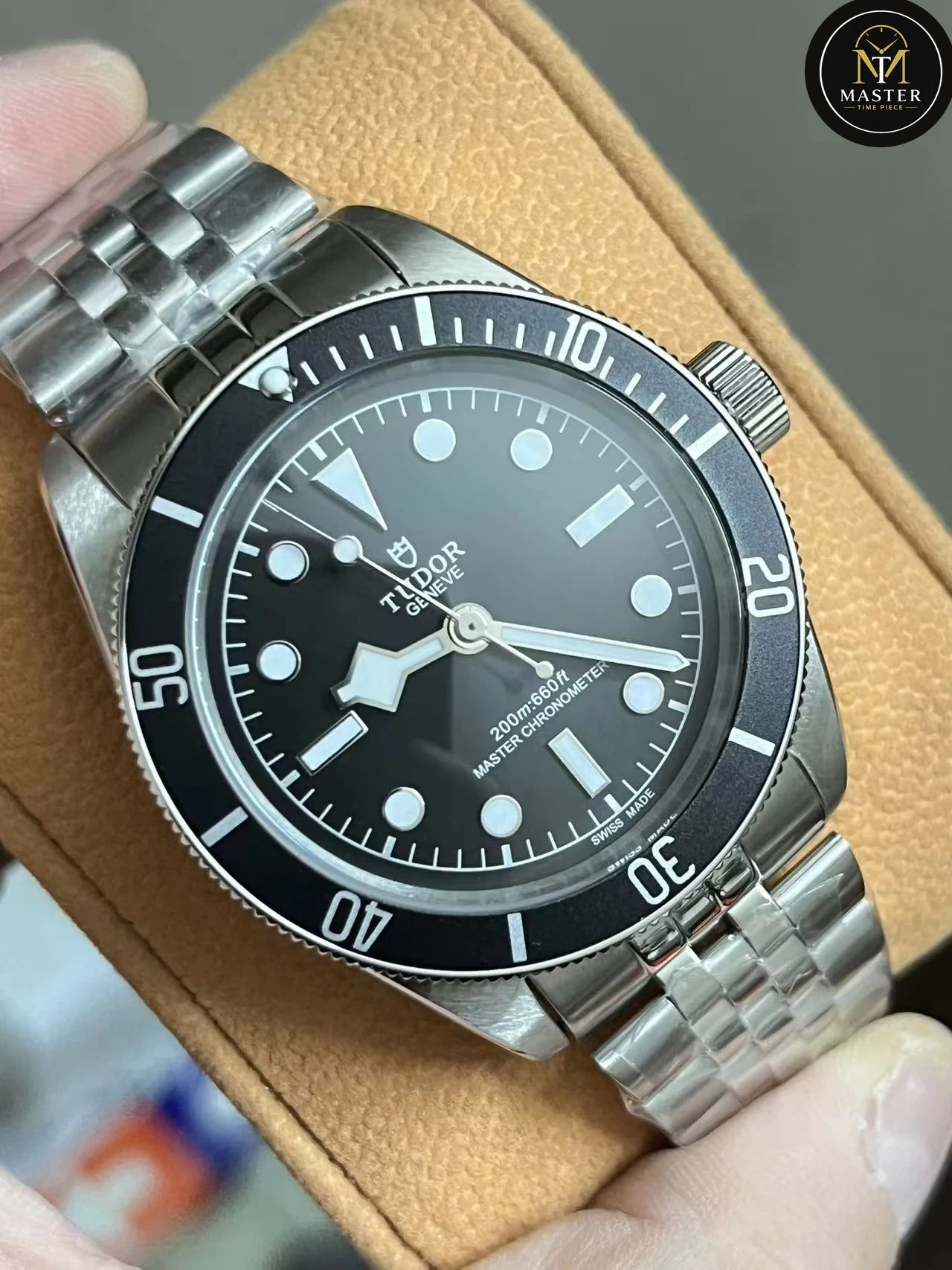 Black Bay 41mm Master Chronometer vue 2