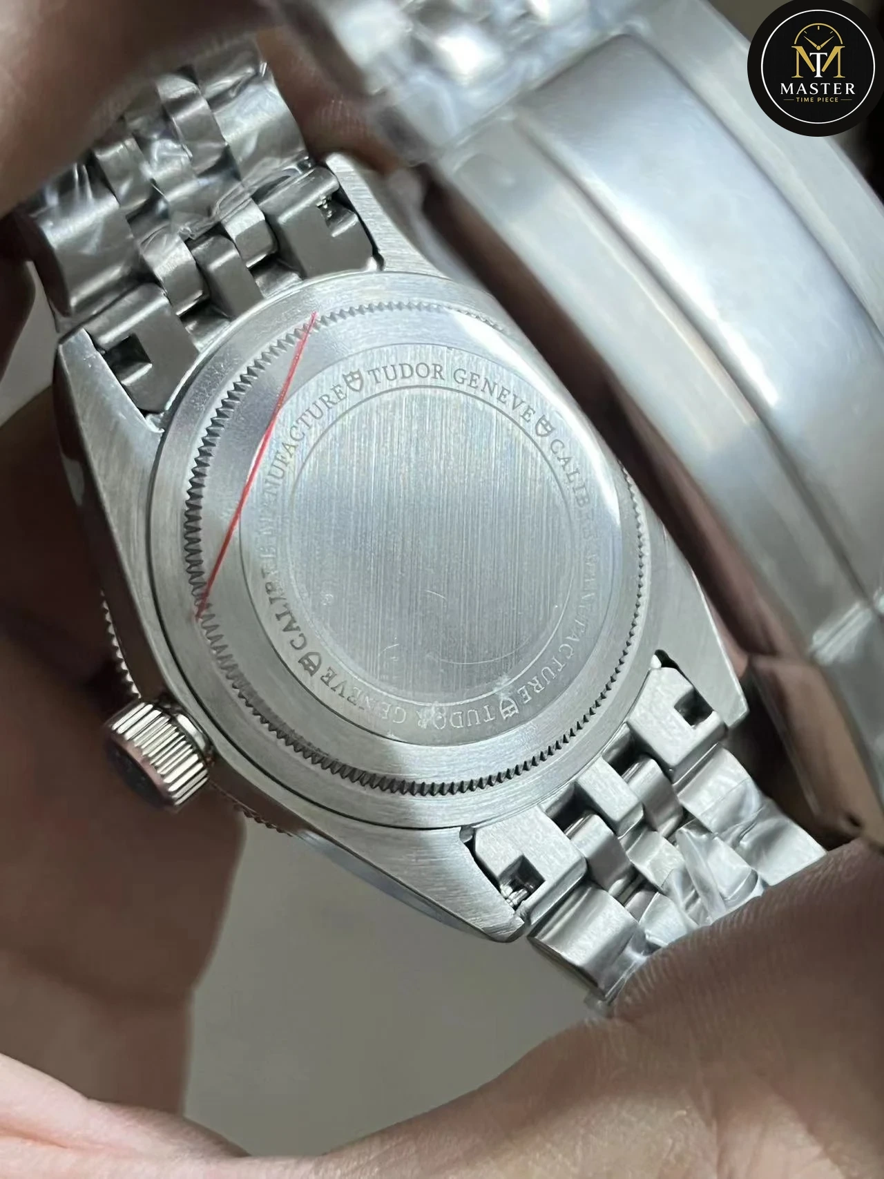 Black Bay 41mm Master Chronometer vue 4