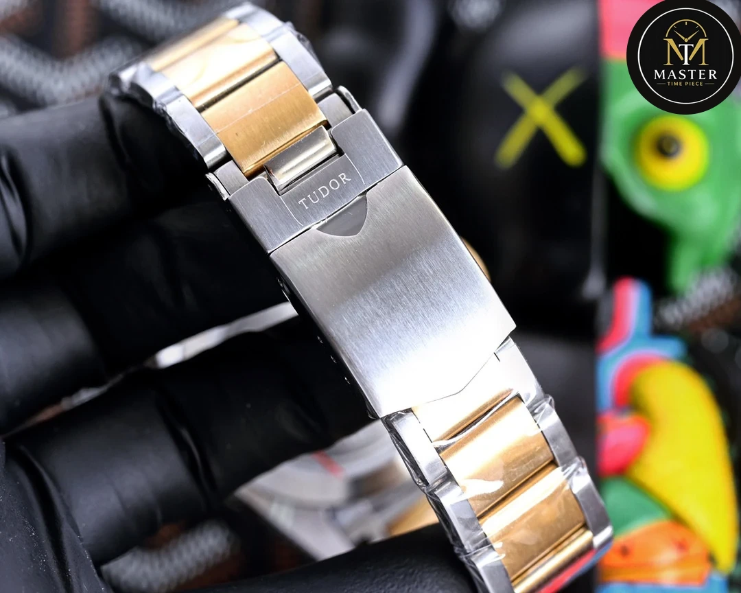 Black Bay Gold Dial Automatic- 41mm vue 6
