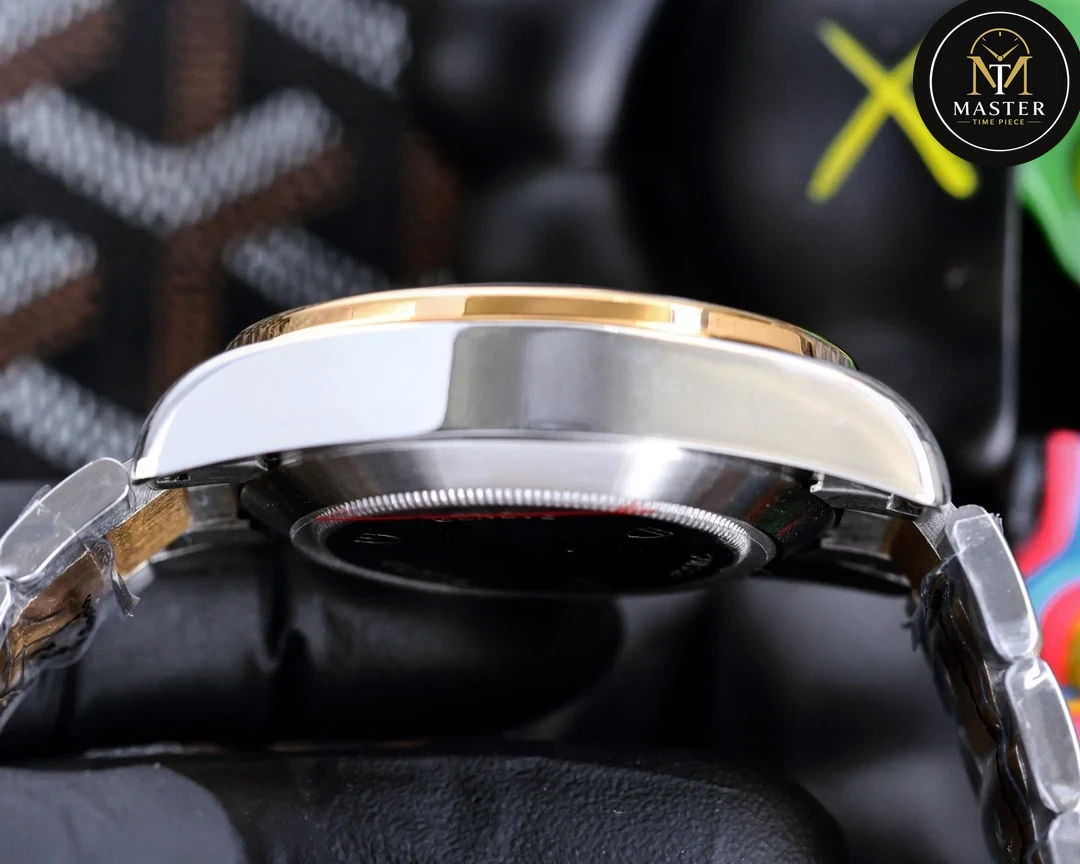 Black Bay Gold Dial Automatic- 41mm vue 7