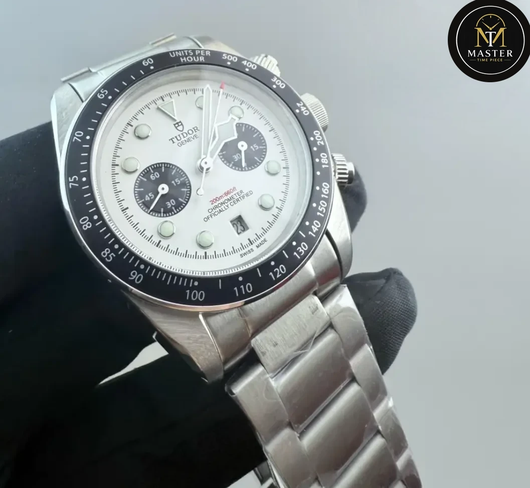 Black Bay White Dial Panda- 41mm vue 2