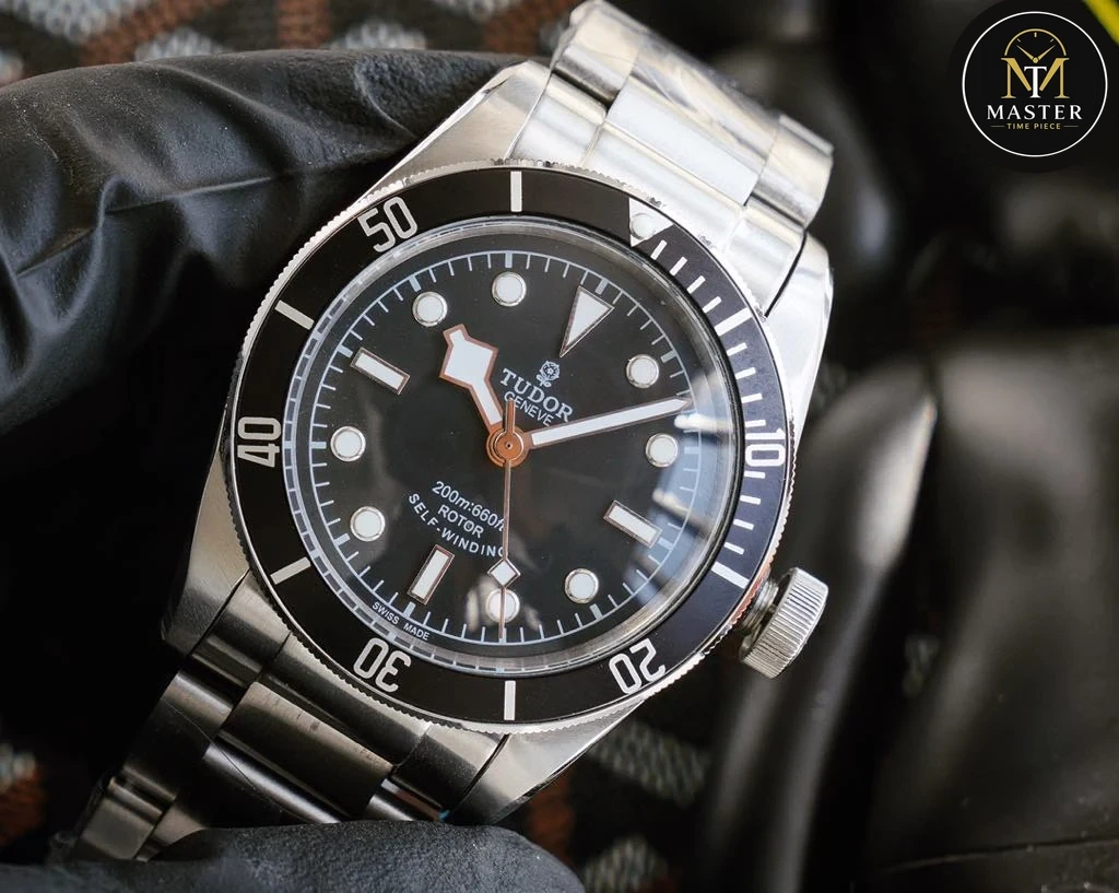 Black Dial Automatic- 41mm vue 2