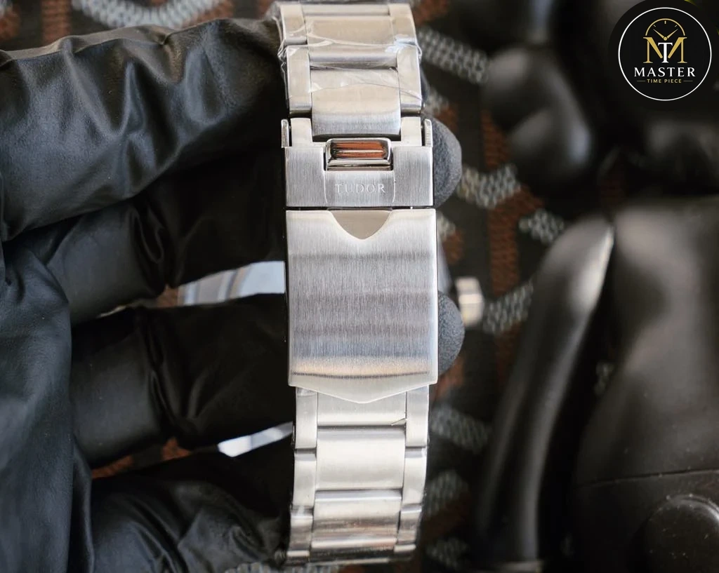 Black Dial Automatic- 41mm vue 3