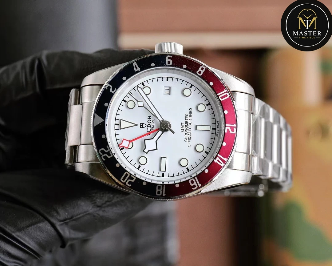 GMT White Dial Automatic Movement- 41mm vue 4
