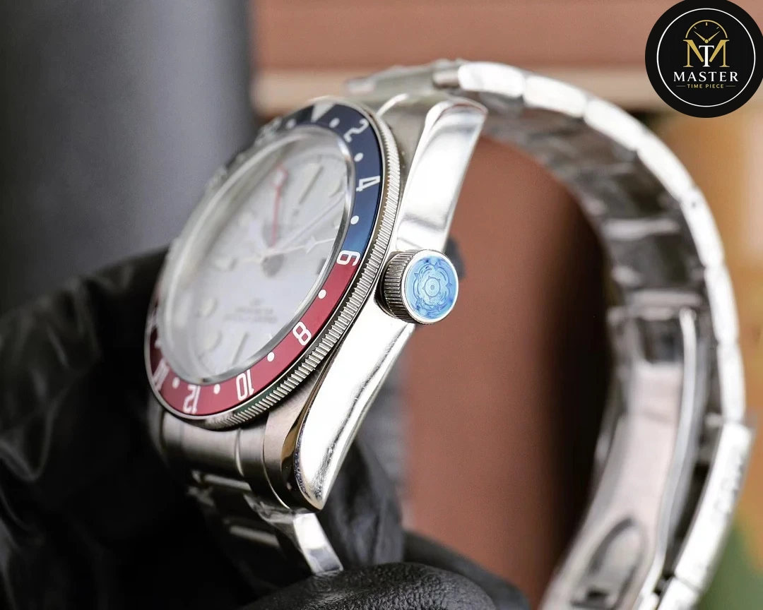 GMT White Dial Automatic Movement- 41mm vue 5