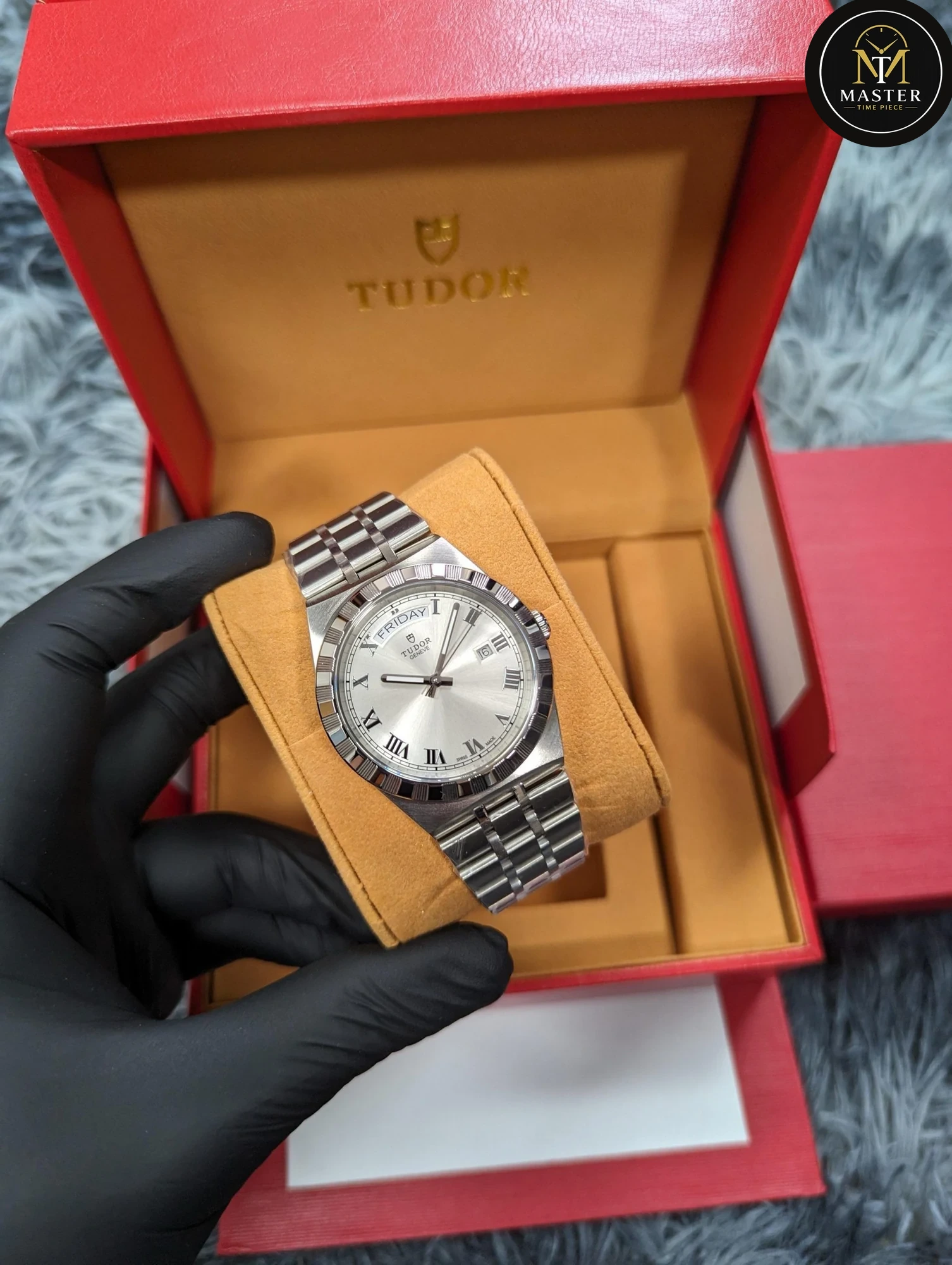 Royal Automatic Movement -41MM vue 2